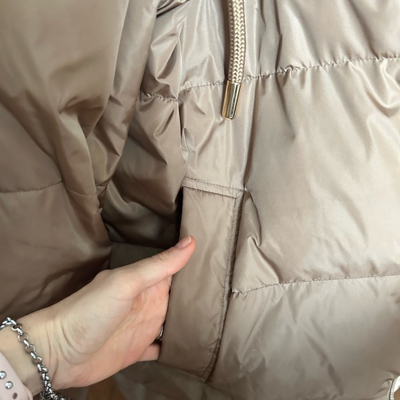 SOLD** Zara water repellent and wind protection down coat - Picture 8 of 11